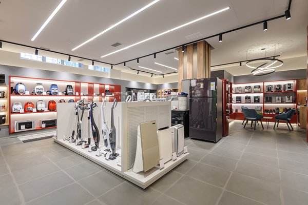 Picture of appliances in store