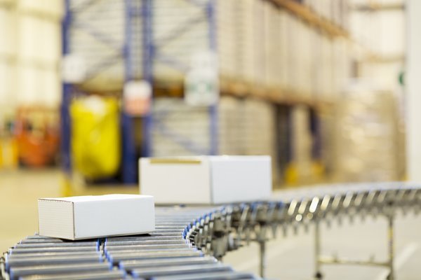 Image of multiple packages on a conveyor belt