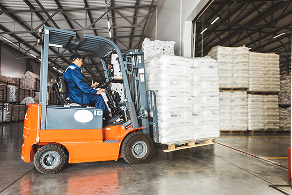 forklift-in-warehouse