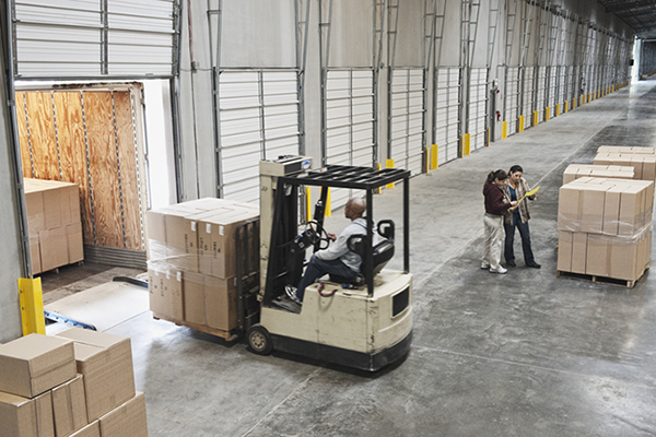 forklift-in-warehouse